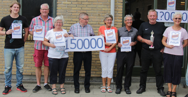 Trods sommerferien var alle afdeilnger i FREM Bjæverskov mødt frem for at modtage pengene.